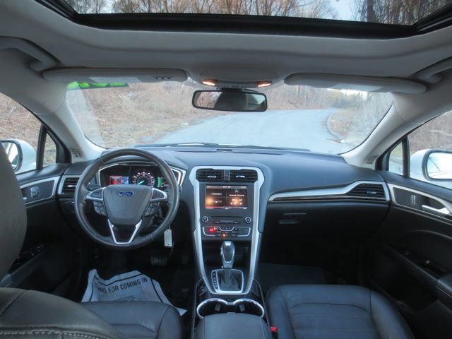 Used 2016 Ford Fusion SE w/ Equipment Group 202A FWD image 8