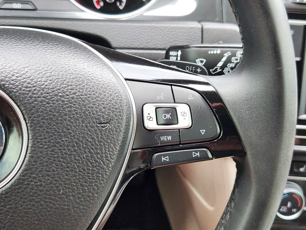 Used 2020 Volkswagen Golf 4-Door image 29