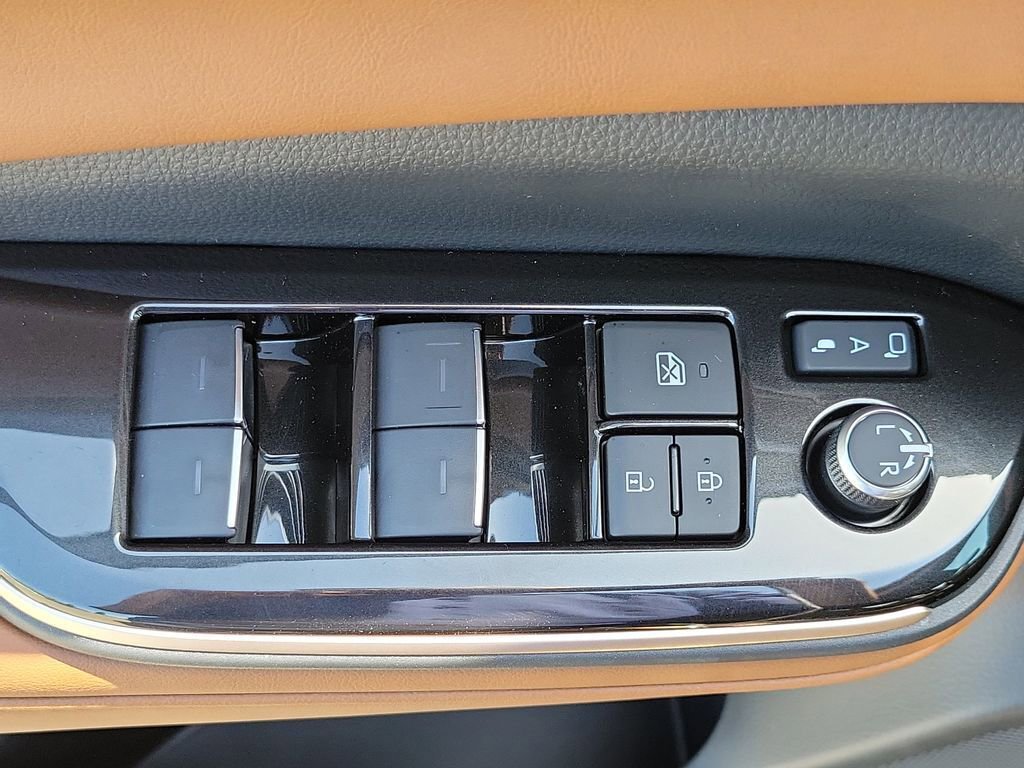 New 2026 Toyota Crown Signia AWD/4WD image 23