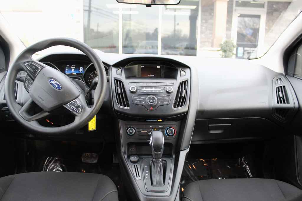 Used 2018 Ford Focus SE image 28