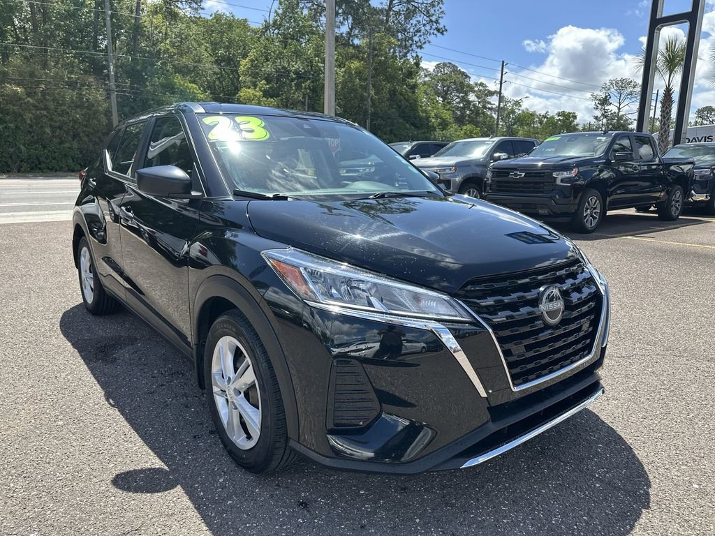Used 2023 Nissan Kicks S FWD image 10