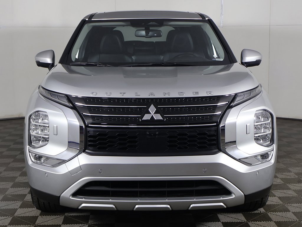 Used 2024 Mitsubishi Outlander SE image 13