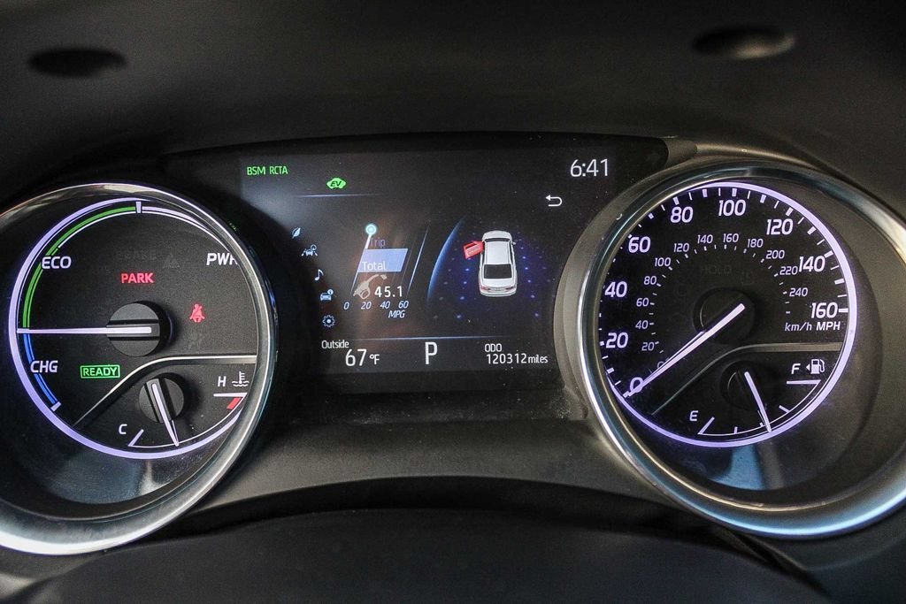 Used 2020 Toyota Camry XLE w/ Preferred Accessory Package FWD image 22