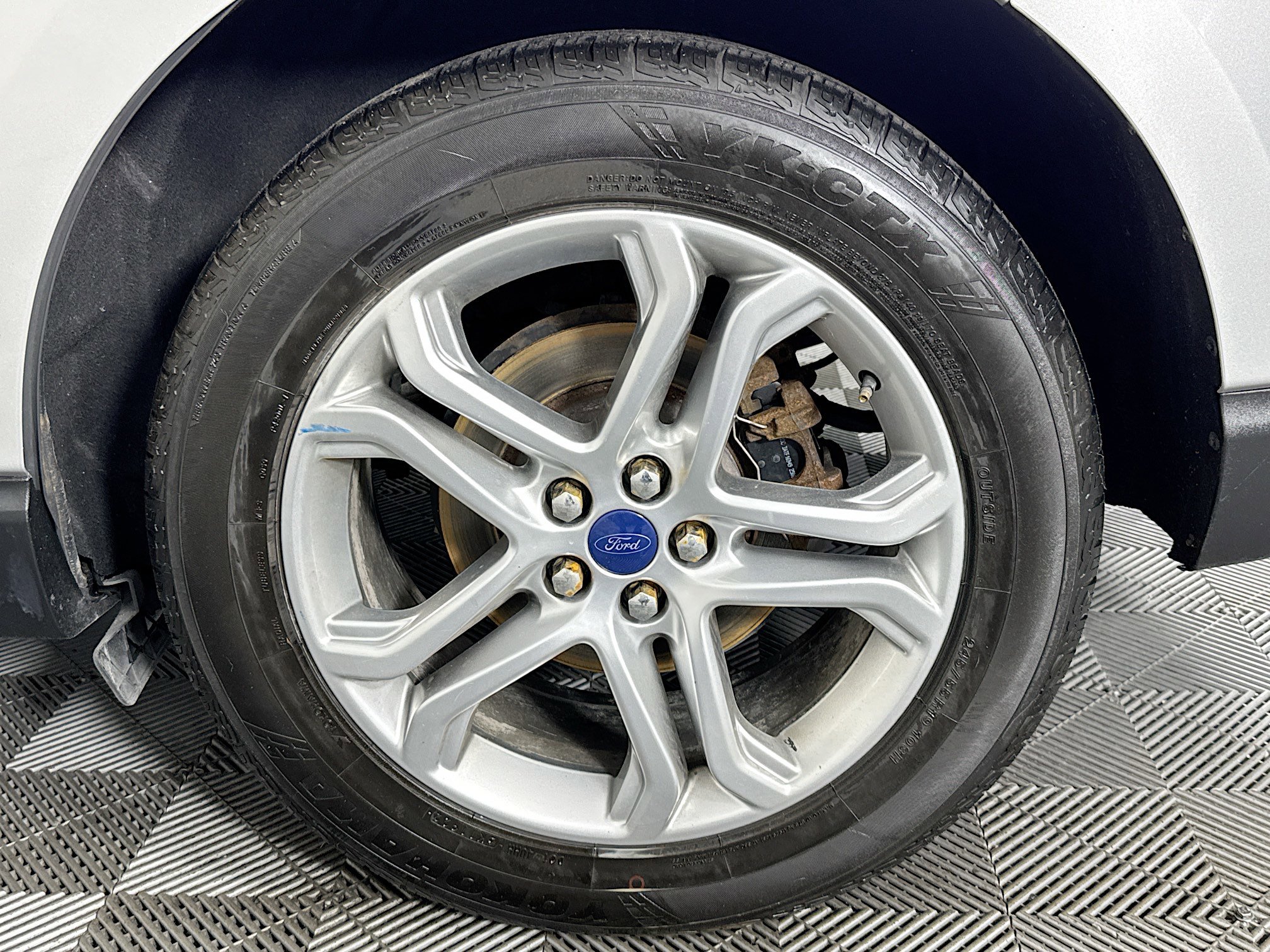 Used 2018 Ford Edge Titanium FWD image 36
