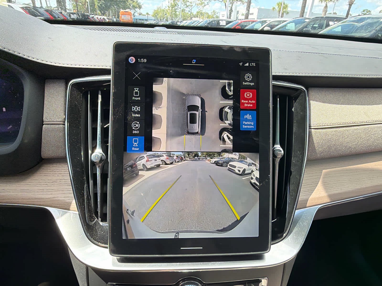 Certified 2026 Volvo XC90 B6 Plus AWD/4WD image 31