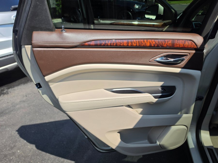 Used 2014 Cadillac SRX Luxury w/ Driver Awareness Package FWD image 30