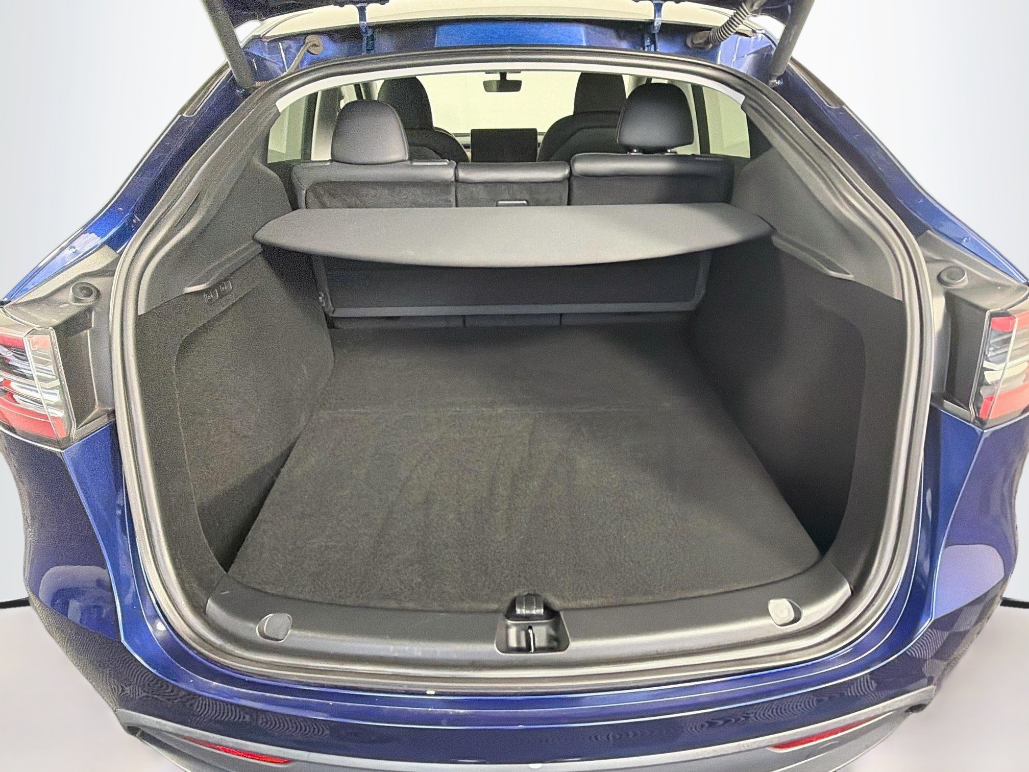 Used 2023 Tesla Model Y Long Range AWD/4WD image 30