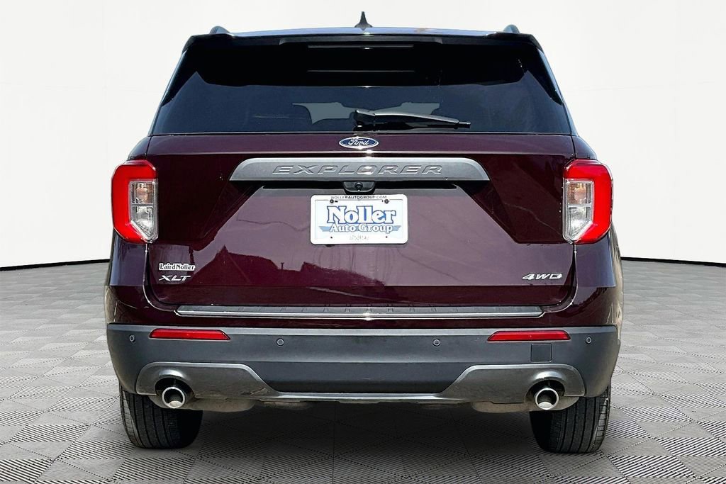 Certified 2022 Ford Explorer XLT w/ Equipment Group 202A image 4