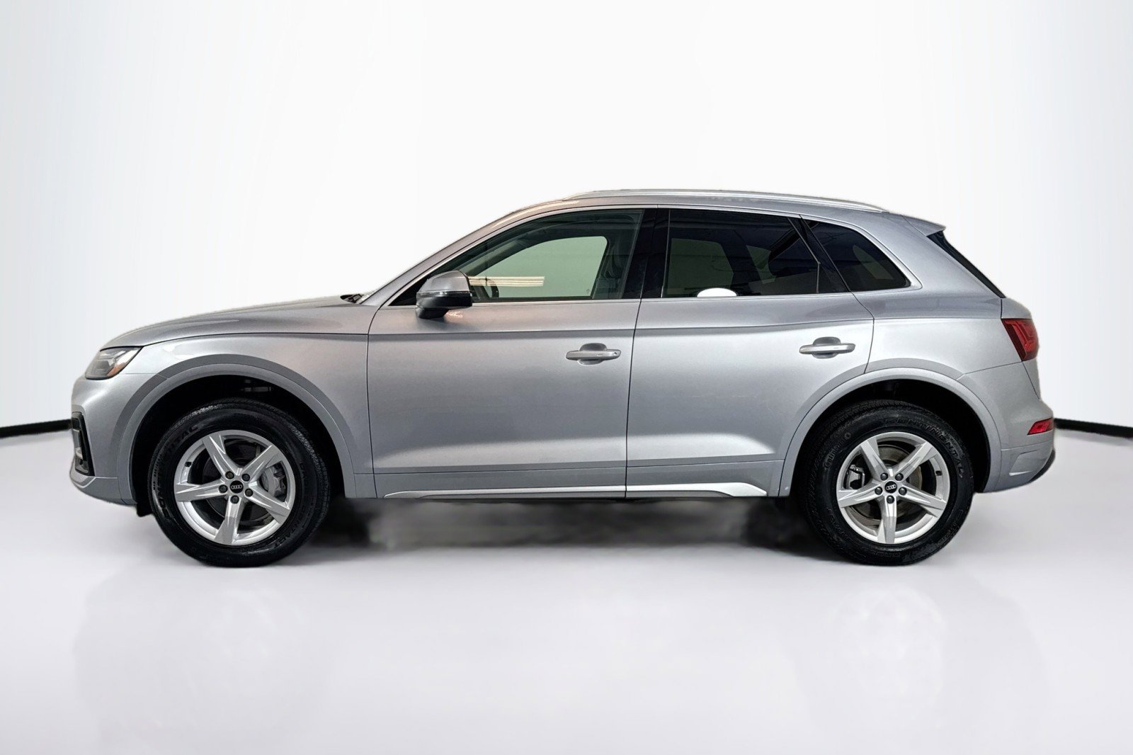 Used 2023 Audi Q5 2.0T Premium w/ Convenience Package AWD/4WD image 8