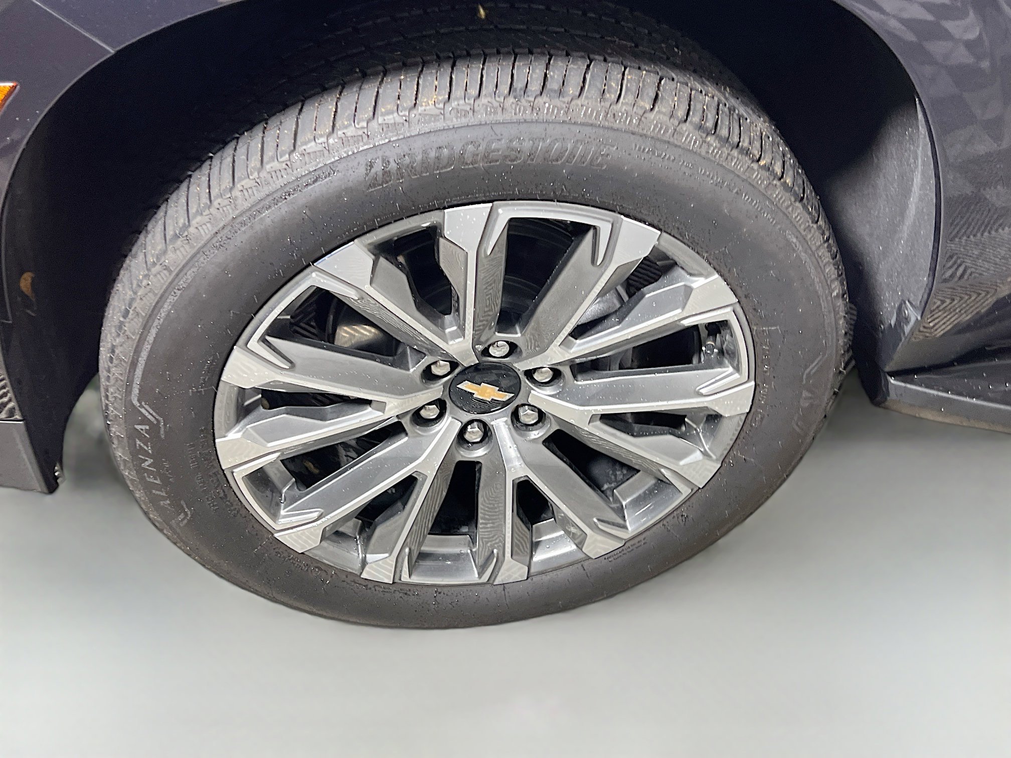 Used 2025 Chevrolet Suburban High Country image 14