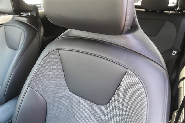 Certified 2025 Kia Niro EX image 26