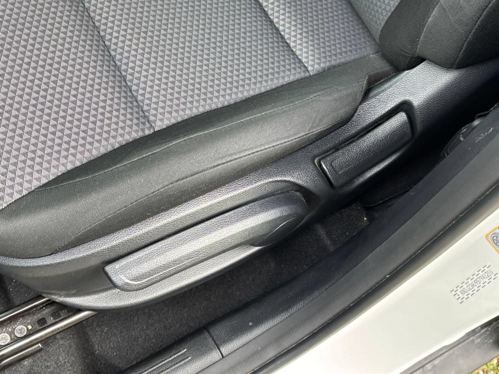 Used 2025 Kia Soul LX w/ LX Technology Package FWD image 22