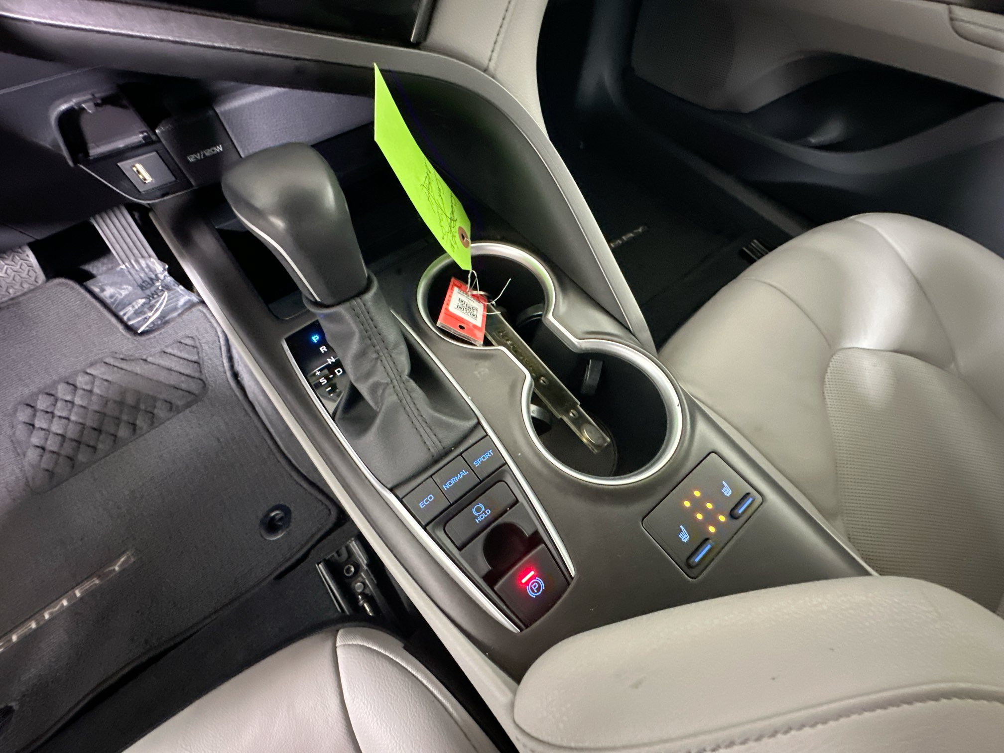 Used 2023 Toyota Camry XLE FWD image 22