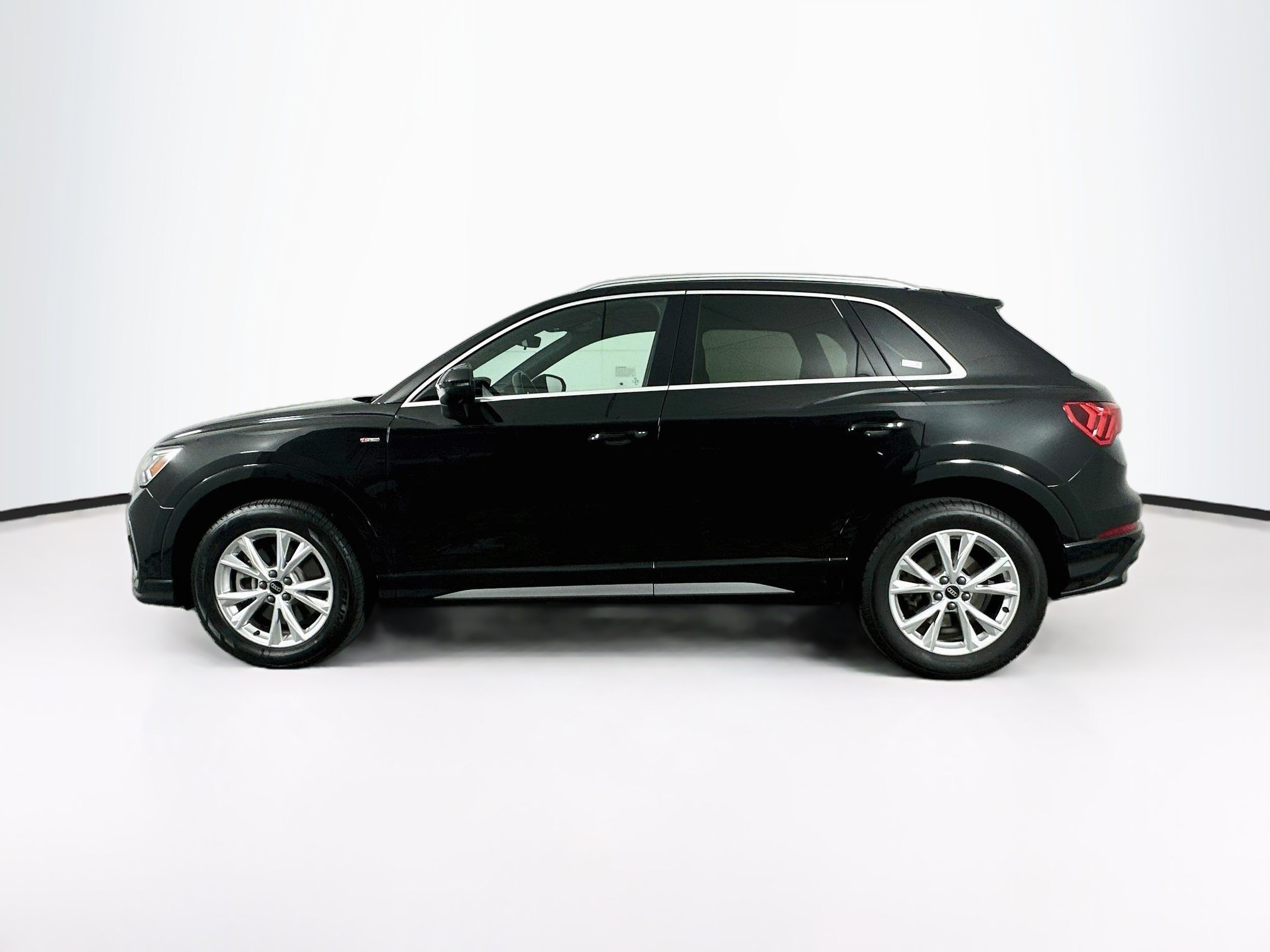 Used 2025 Audi Q3 2.0T Premium AWD/4WD image 4