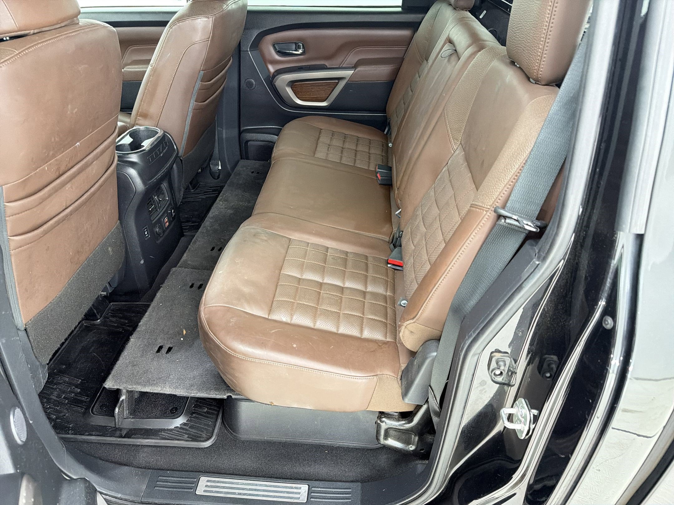 Used 2021 Nissan Titan Platinum Reserve w/ Off Road Protection Package AWD/4WD image 15