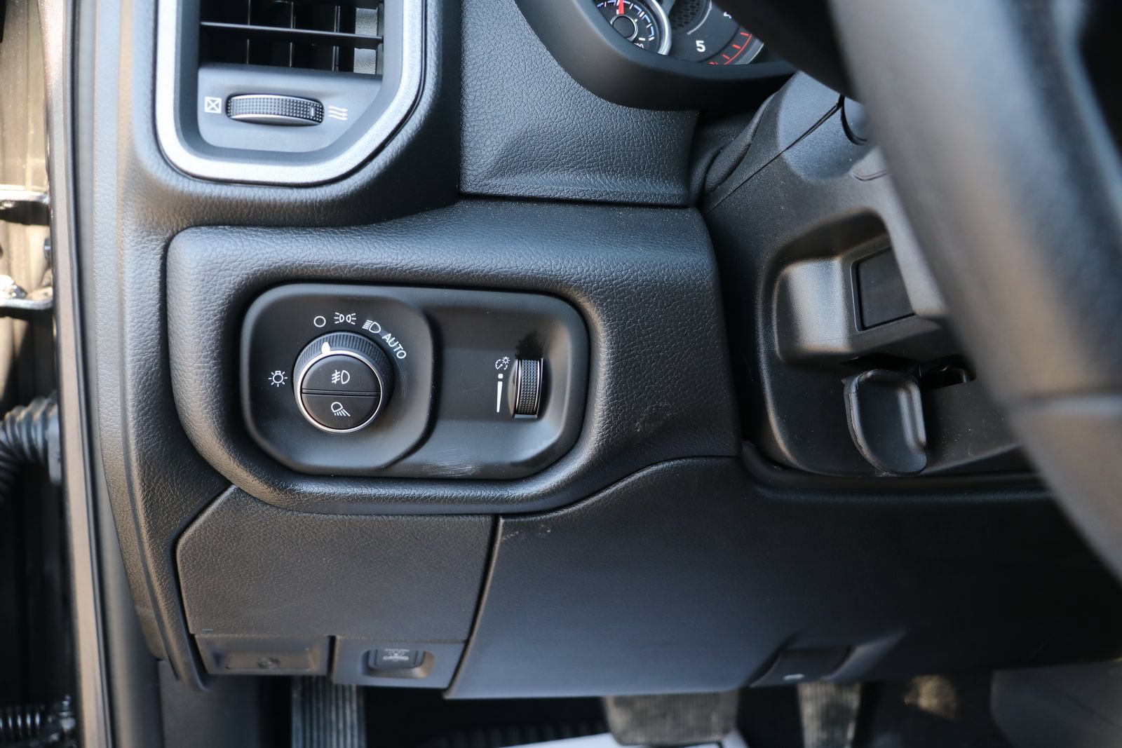 New 2026 RAM 2500 Tradesman AWD/4WD image 12
