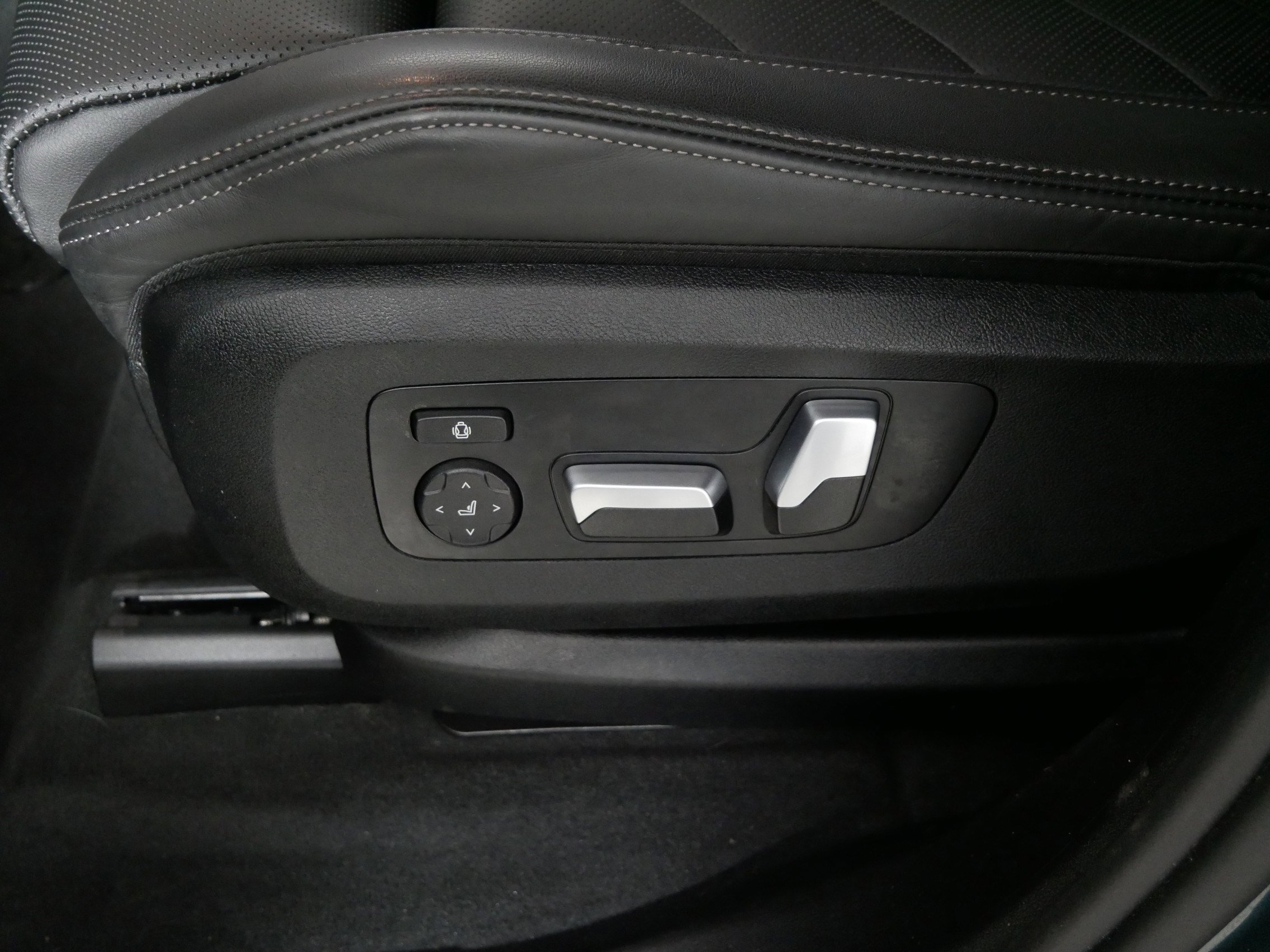 Used 2024 BMW X5 xDrive40i w/ Premium Package image 20