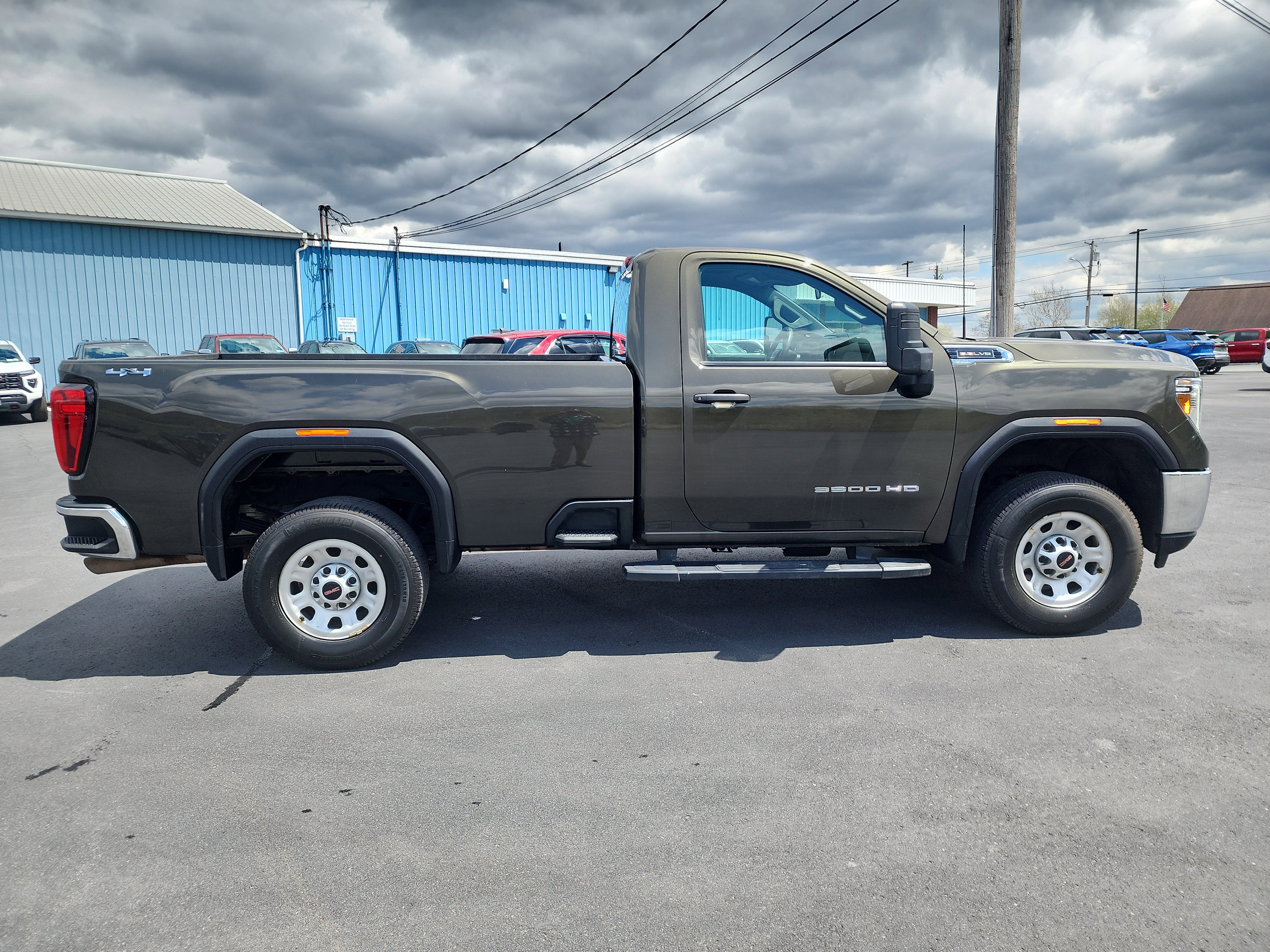 Used 2023 GMC Sierra 3500 Pro AWD/4WD image 9