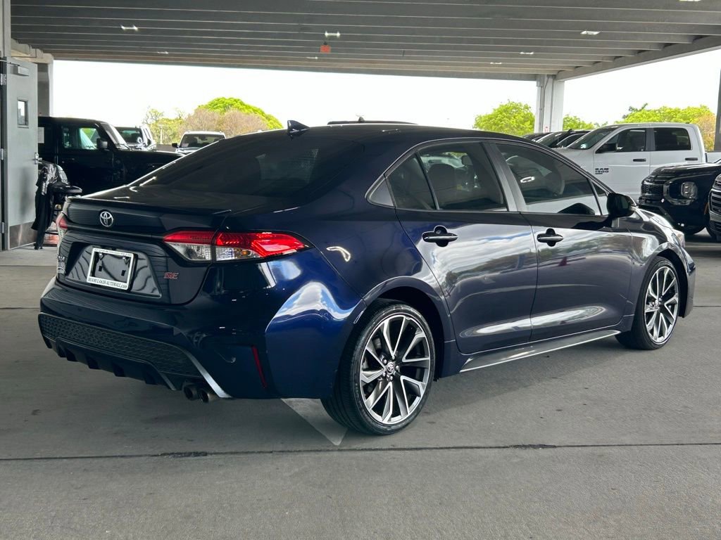 Used 2022 Toyota Corolla SE FWD image 3