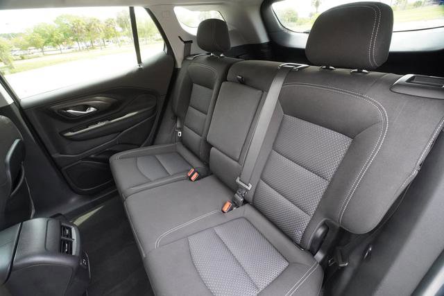 Used 2023 GMC Terrain SLE w/ Driver Convenience Package FWD image 27