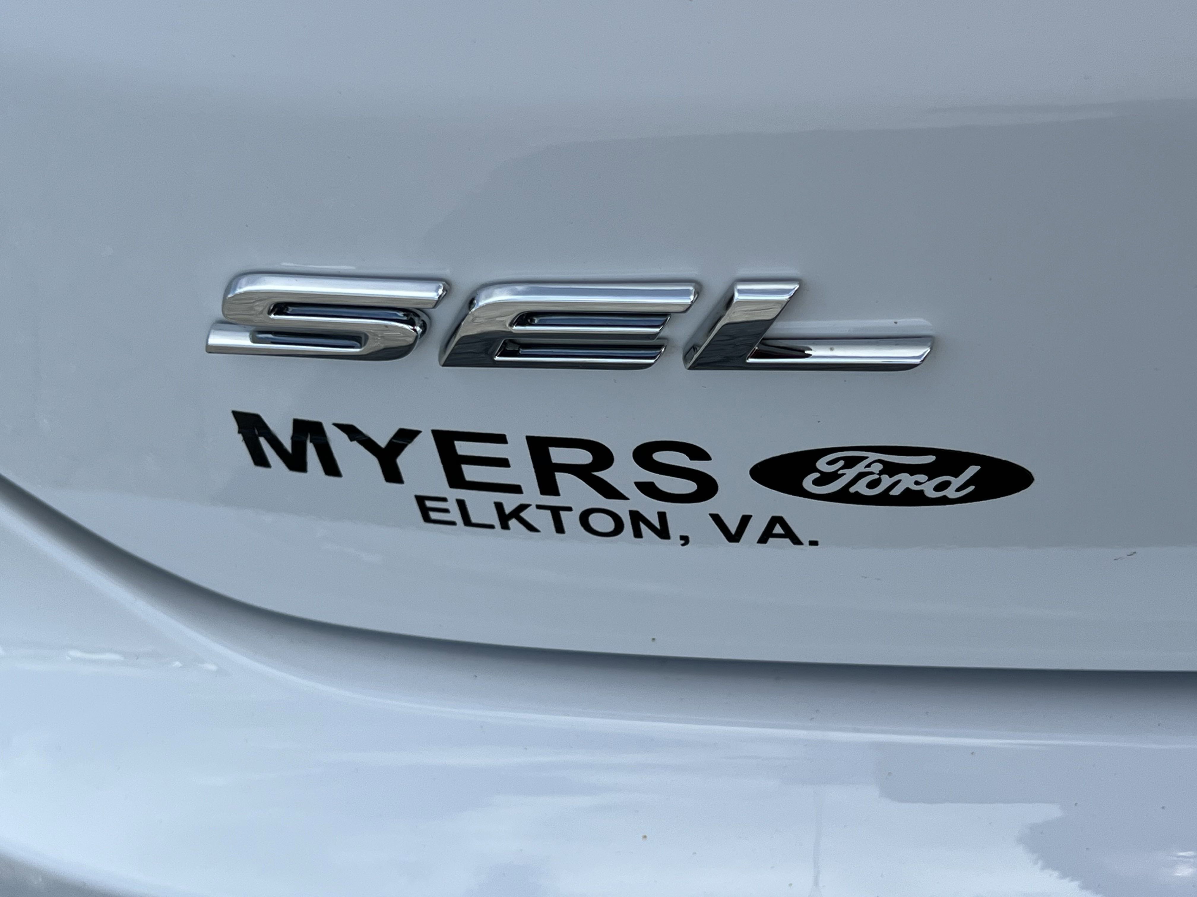 Used 2024 Ford Edge SEL w/ Convenience Package image 11