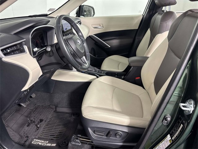 Used 2024 Toyota Corolla Cross XLE image 14