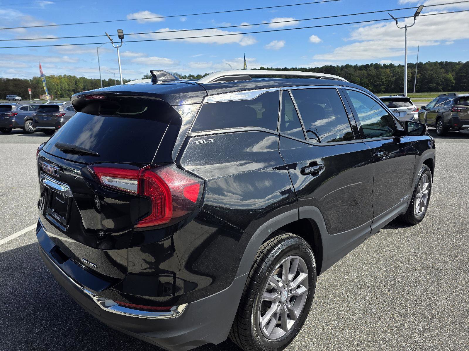 Used 2024 GMC Terrain SLT image 5