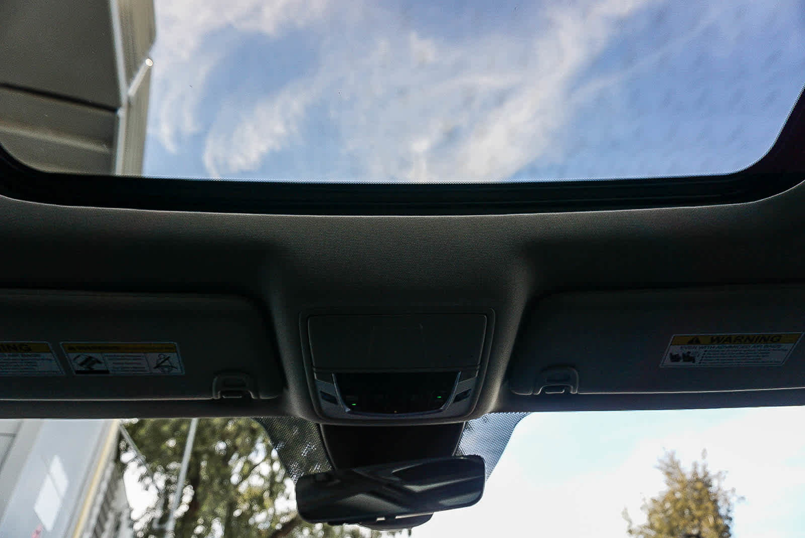 Used 2023 Acura MDX SH-AWD image 12