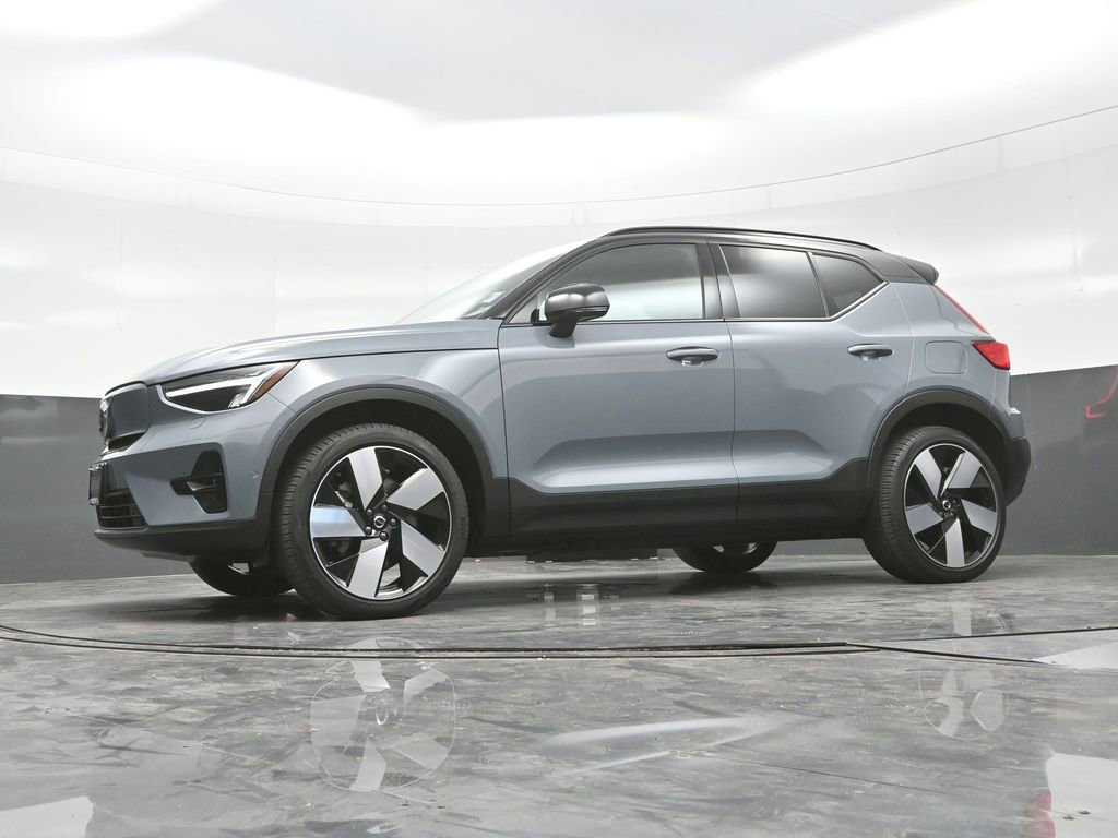 Used 2023 Volvo XC40 Recharge Plus image 26