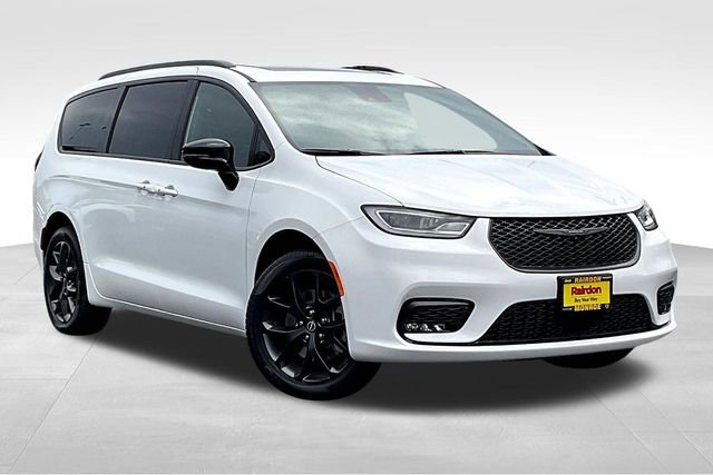 New 2026 Chrysler Pacifica Limited
