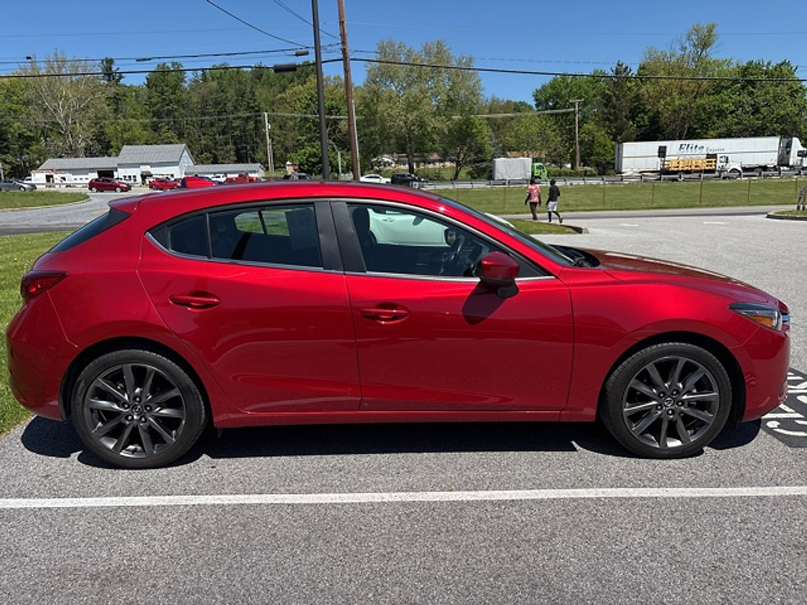 Used 2018 MAZDA MAZDA3 Touring FWD image 4