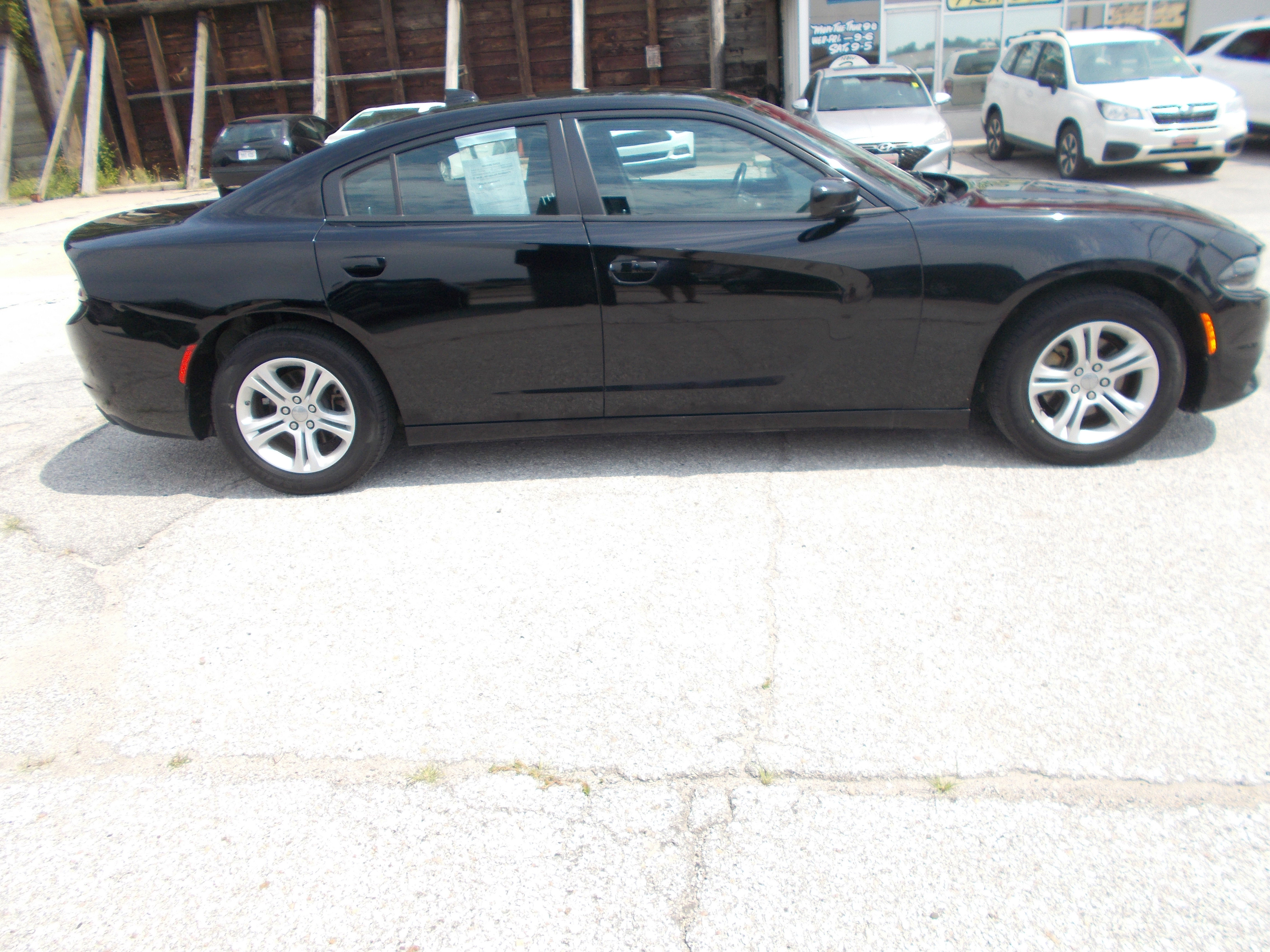 Used 2023 Dodge Charger SXT image 4