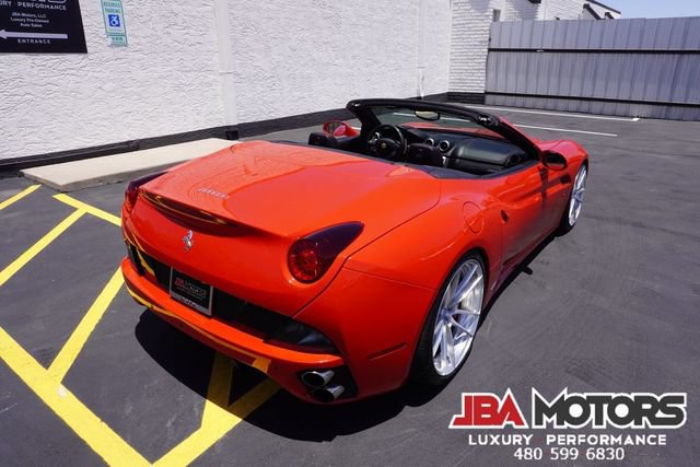 Used 2014 Ferrari California RWD image 93