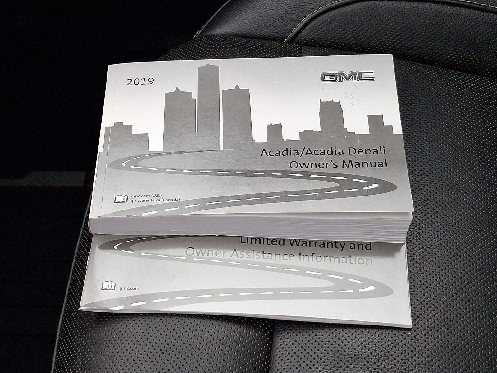 Used 2019 GMC Acadia SLT w/ LPO, Floor Liner Package image 30