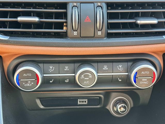 Used 2021 Alfa Romeo Giulia Sprint w/ Nero Edizione image 25