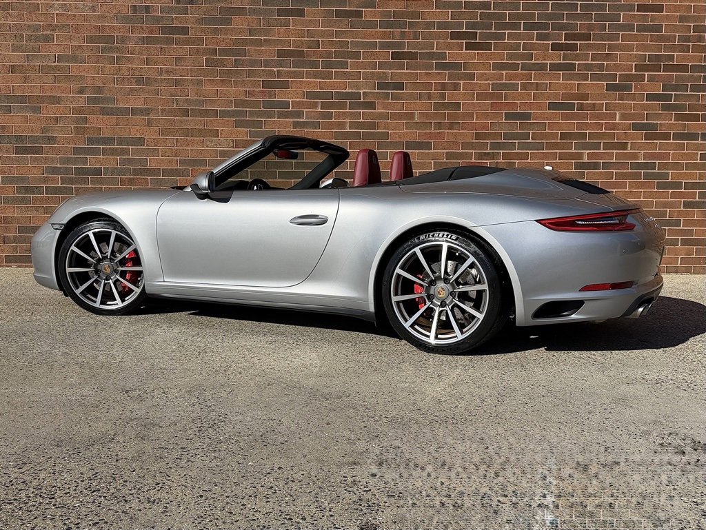 Certified 2019 Porsche 911 Carrera 4S image 3