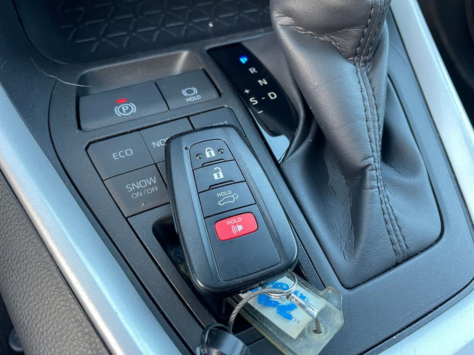 Used 2025 Toyota RAV4 XLE image 22