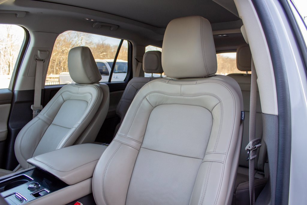 Used 2022 Lincoln Aviator Reserve w/ Elements Package Plus image 12