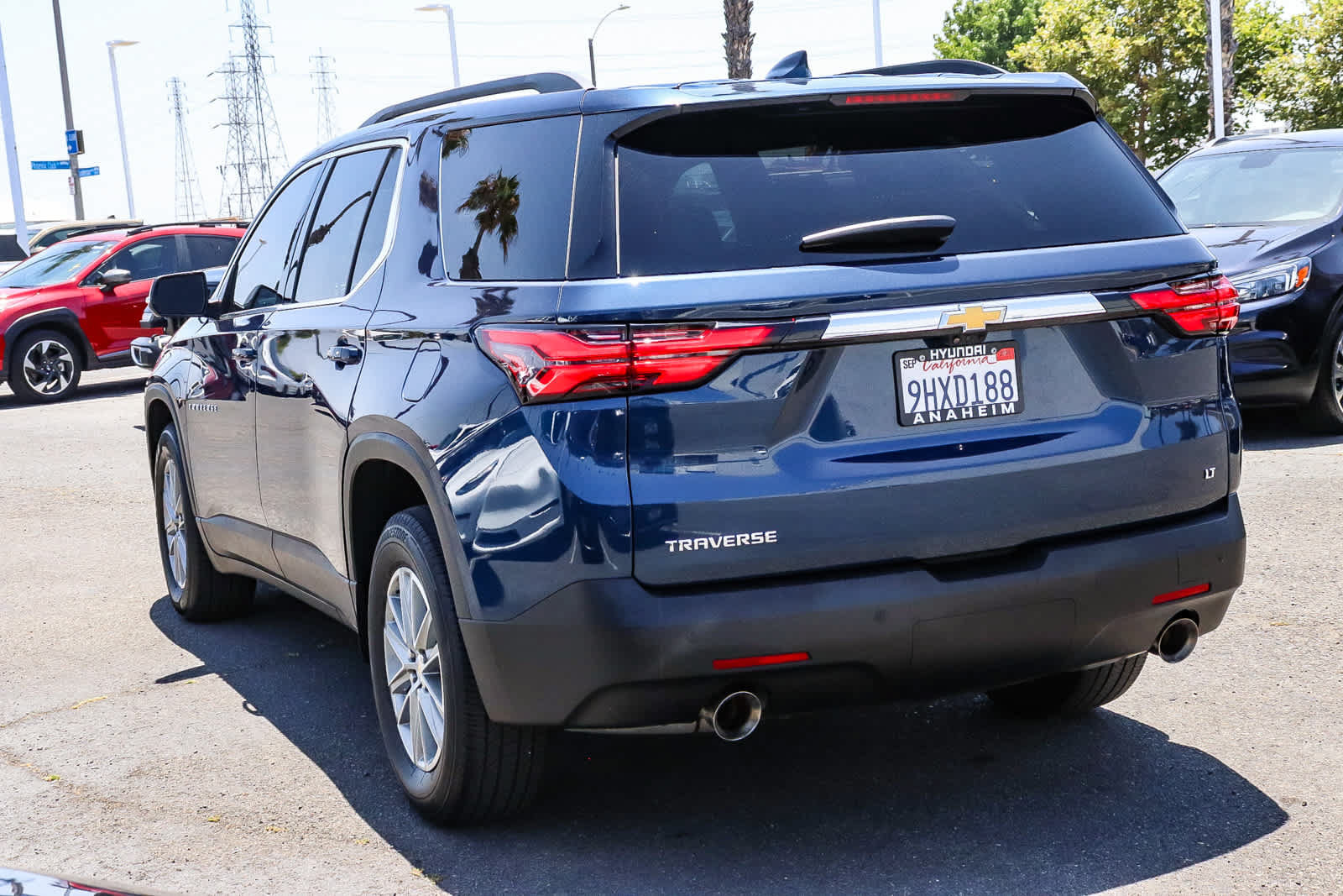 Used 2023 Chevrolet Traverse LT FWD image 9