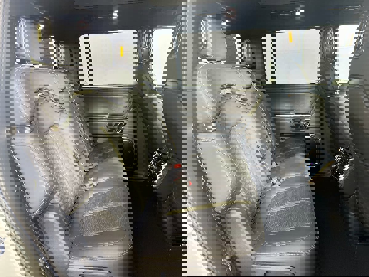 Used 2024 Rivian R1S Adventure image 32