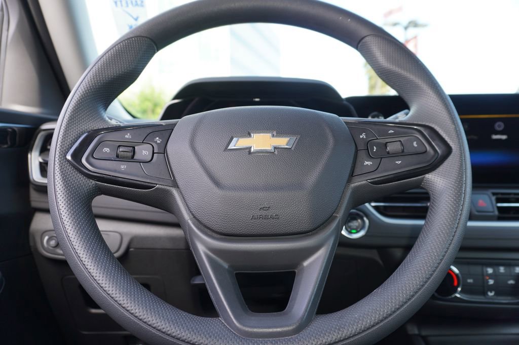 Used 2025 Chevrolet TrailBlazer LS w/ LS Convenience Package image 17