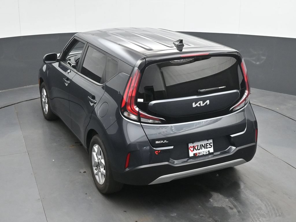 Used 2025 Kia Soul LX w/ LX Technology Package FWD image 35