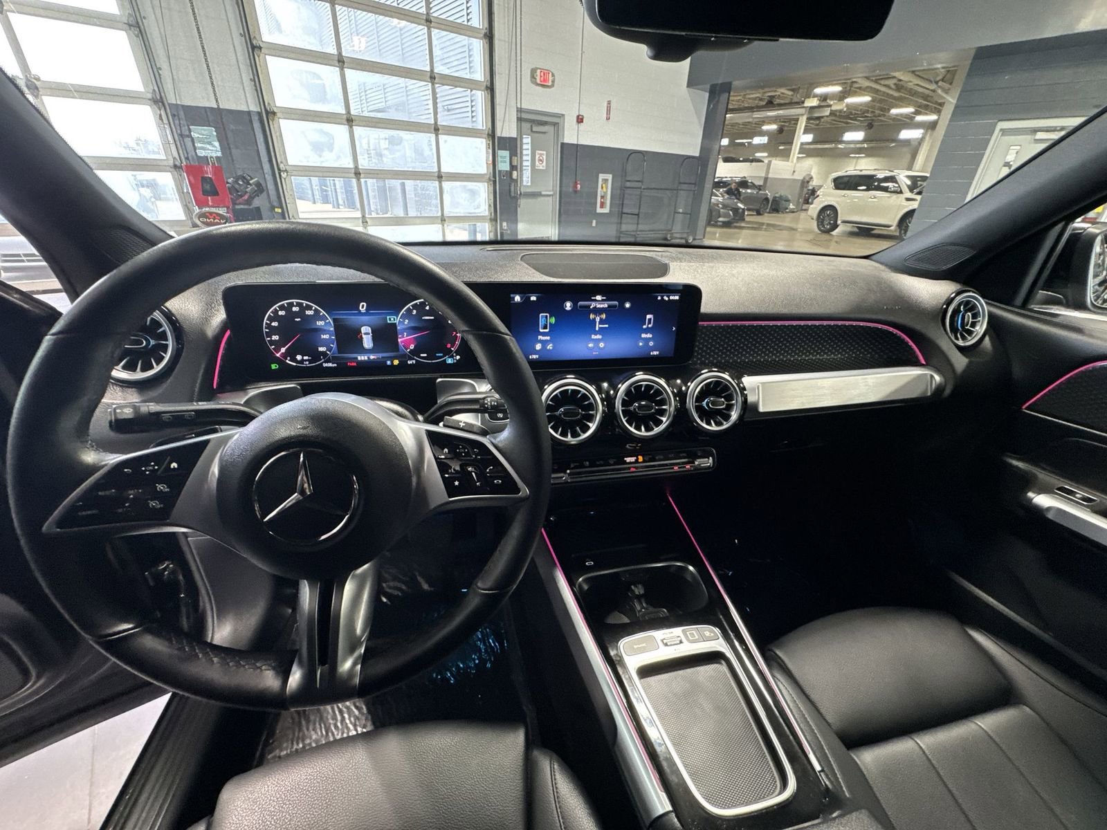 Used 2025 Mercedes-Benz GLB 250 image 28