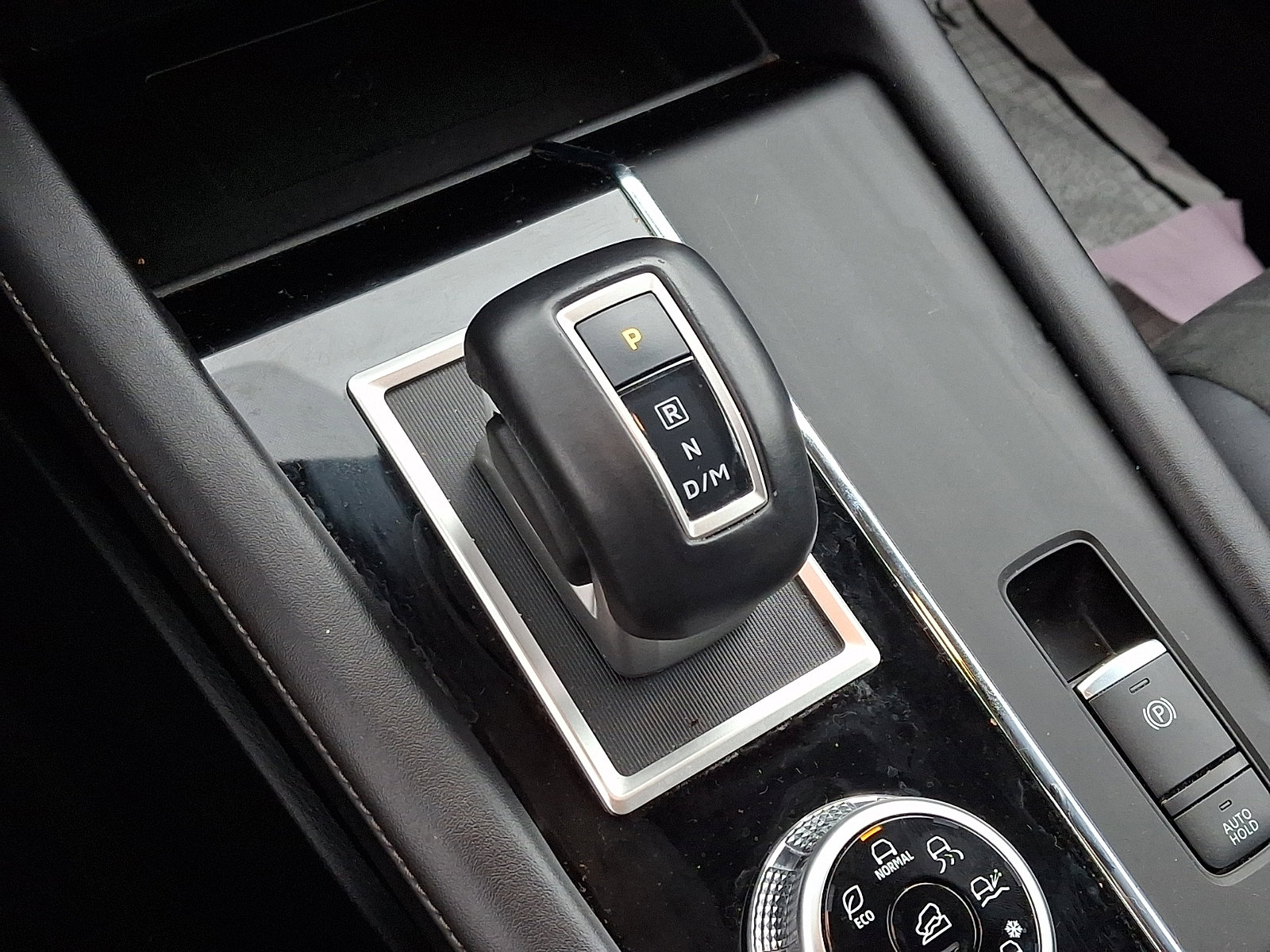 Used 2024 Mitsubishi Outlander SE AWD/4WD image 14