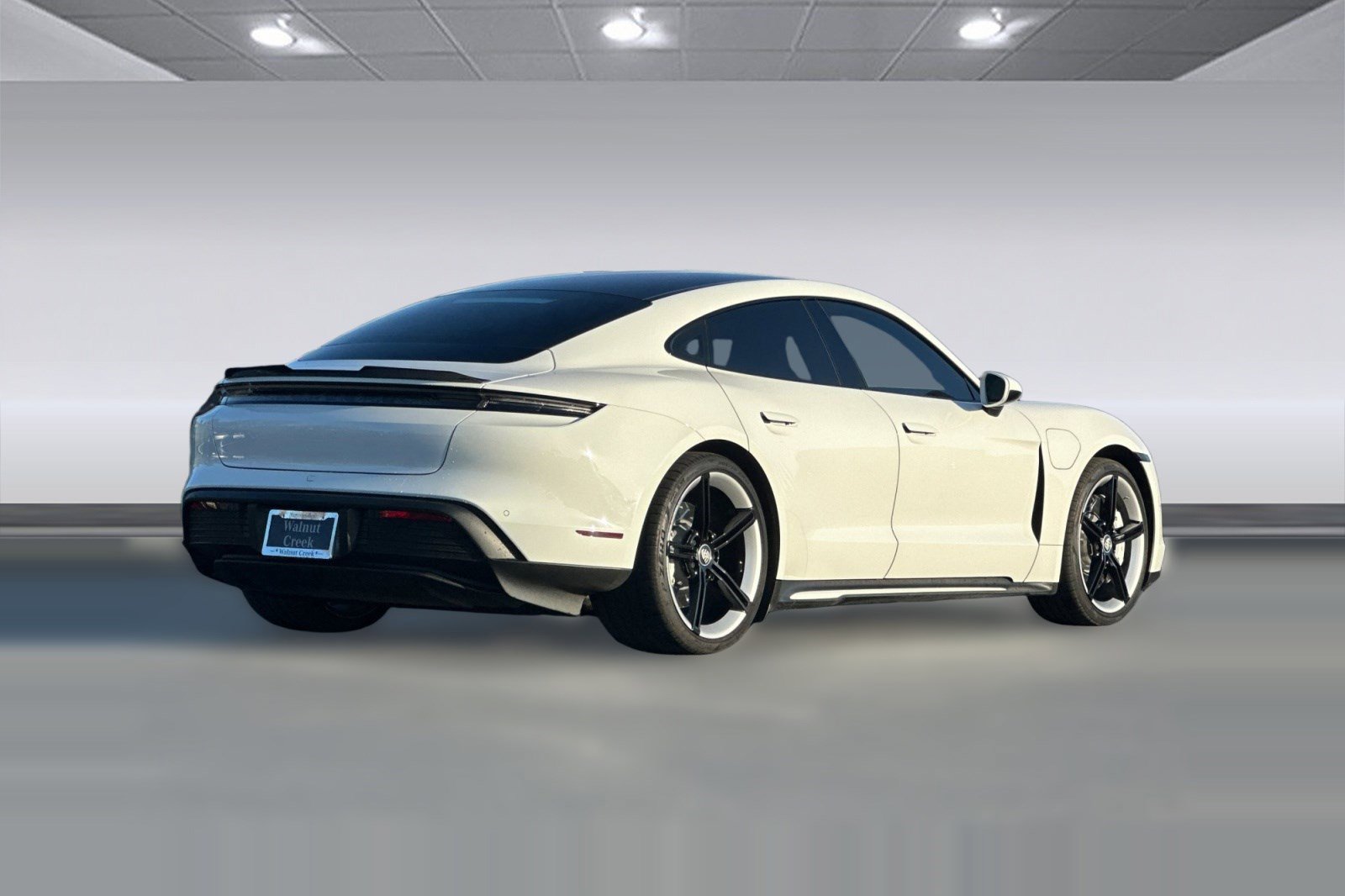 Used 2022 Porsche Taycan 4S image 8