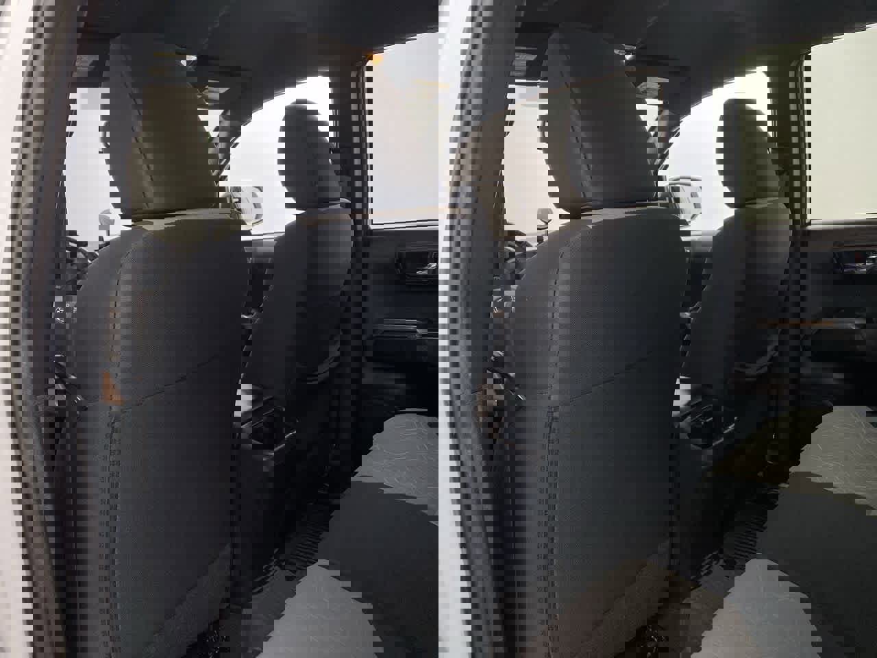 Used 2023 Toyota Tacoma TRD Off-Road image 15