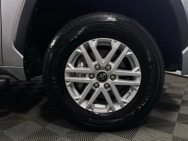 Used 2022 Toyota Tundra SR5 AWD/4WD image 11