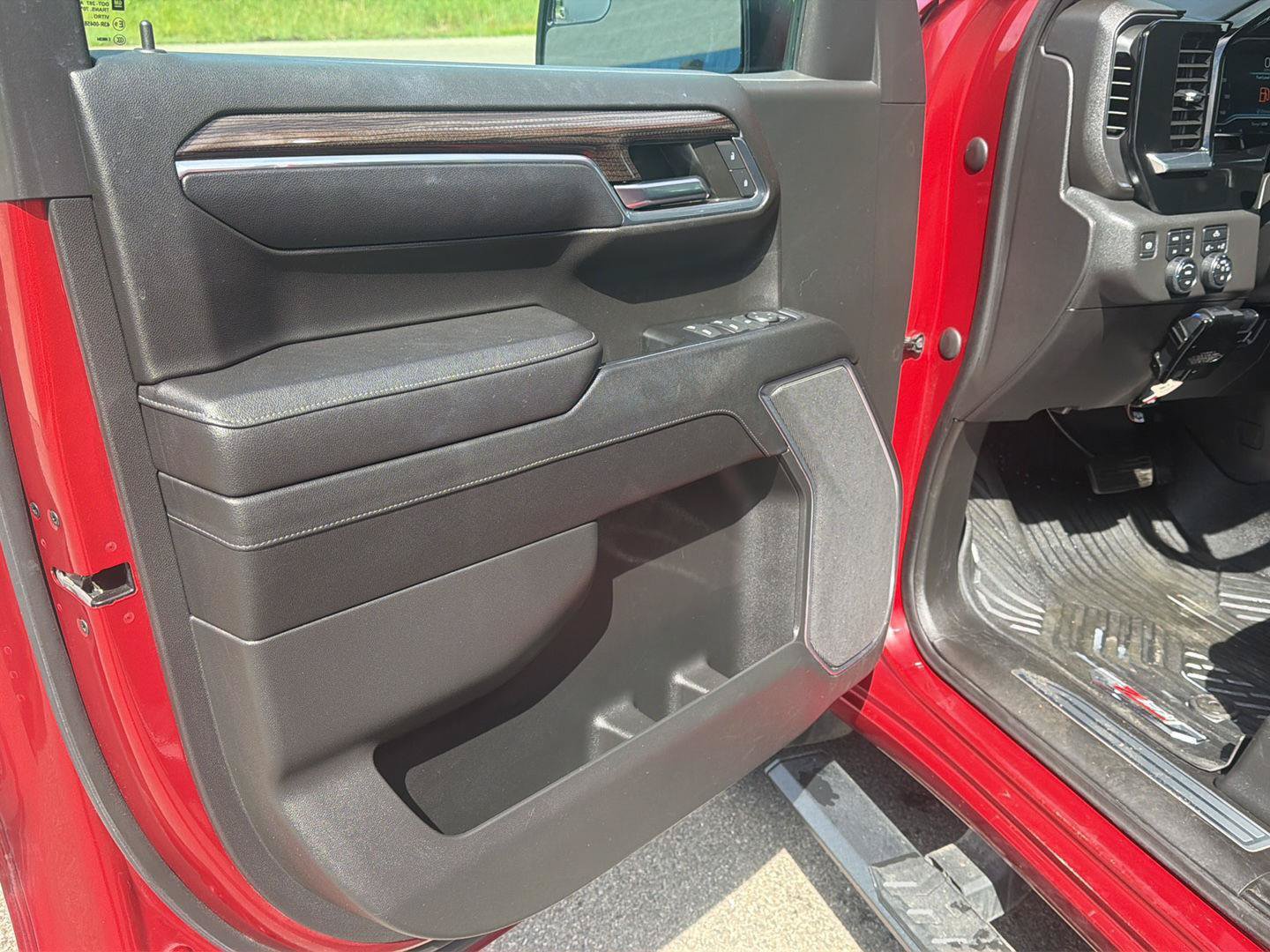 Used 2023 Chevrolet Silverado 1500 RST AWD/4WD image 11
