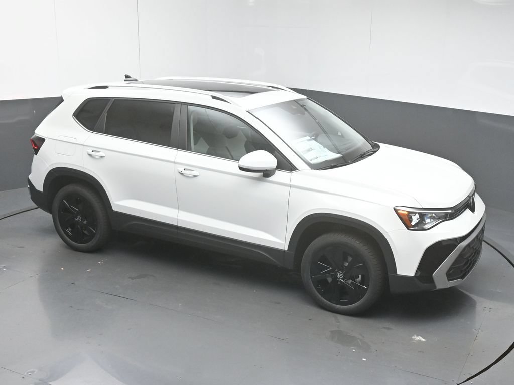 New 2026 Volkswagen Taos SE FWD image 40