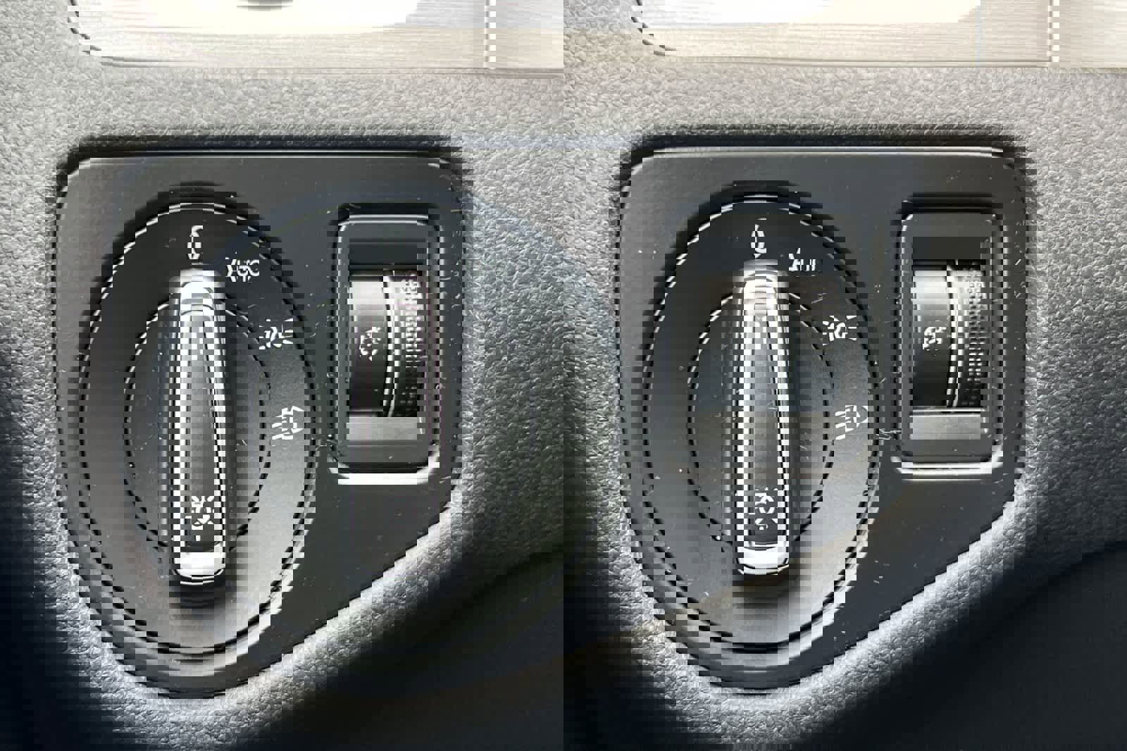 Used 2017 Volkswagen Golf Wolfsburg Edition image 30